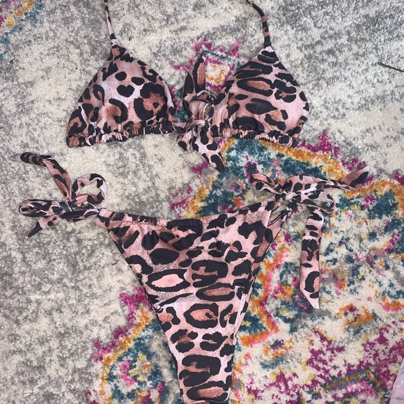 Cheetah Bikini - Picture 2 of 3